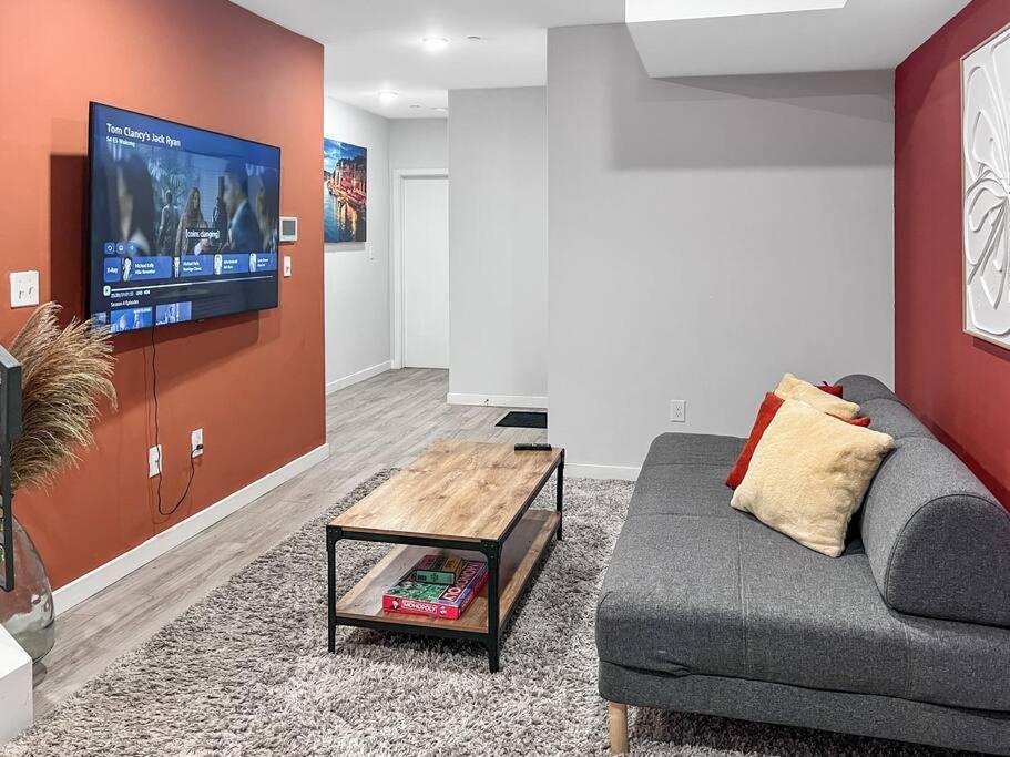 Yanne's Place - Dual-lounge Apartment *