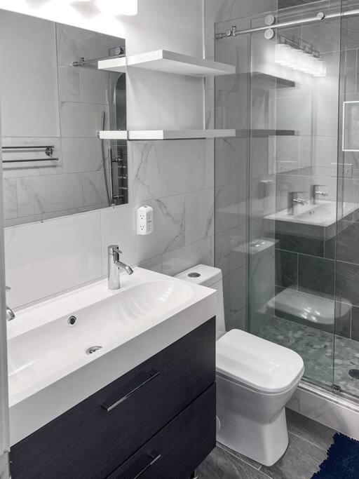 Yanne's Place - Dual-lounge Apartment *