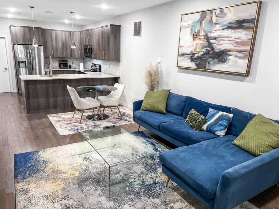 Yanne's Place - Dual-lounge * Filadelfia
